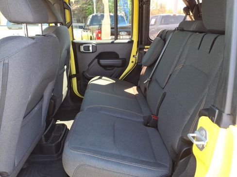 Used 2024 Jeep Wrangler Unlimited w/ Convenience Group image 8