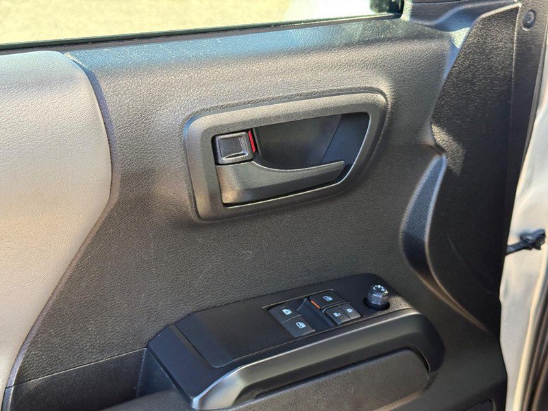 Used 2022 Toyota Tacoma SR w/ SX Package AWD/4WD image 18