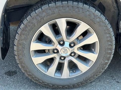 Used 2017 Toyota Sequoia Limited w/ Safety & Convenience Package AWD/4WD image 15