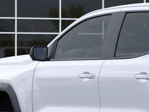 New 2026 GMC Canyon AT4X image 17