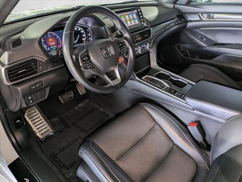 Used 2018 Honda Accord Sport image 10