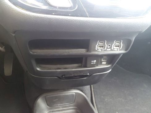 Used 2022 Chrysler Pacifica Touring-L w/ S Appearance Package FWD image 26