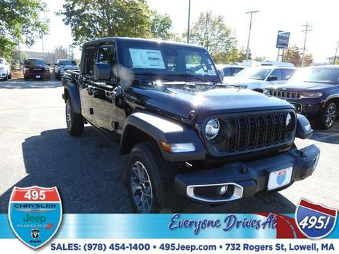 New 2025 Jeep Gladiator Sport image 8