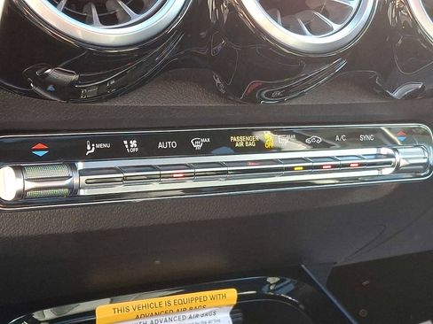 Used 2026 Mercedes-Benz GLB 250 4MATIC image 13