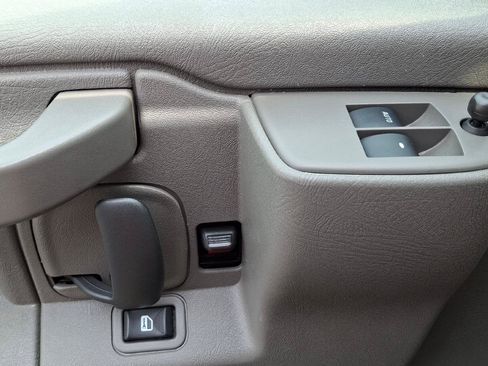 Used 2025 GMC Savana 2500 w/ Driver Convenience Package RWD image 9