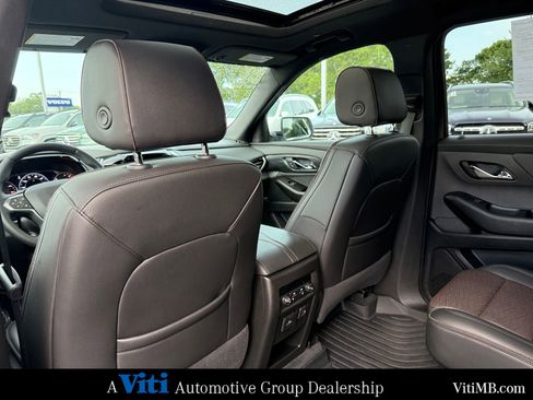 Used 2023 Chevrolet Traverse High Country image 21