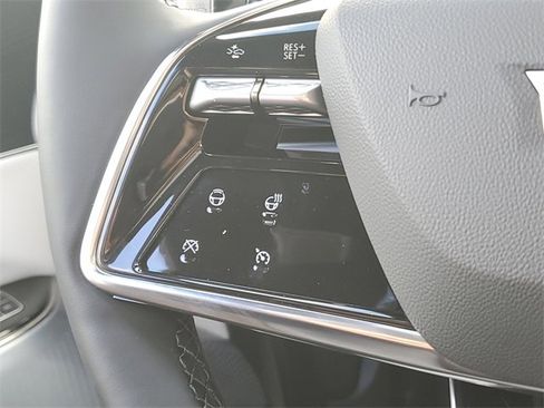 New 2026 Cadillac Lyriq Premium Luxury image 11