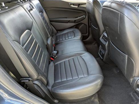 Used 2019 Ford Edge SE image 19