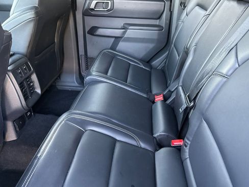 Used 2025 Ford Bronco Outer Banks AWD/4WD image 12