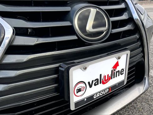 Used 2017 Lexus IS 200t image 29