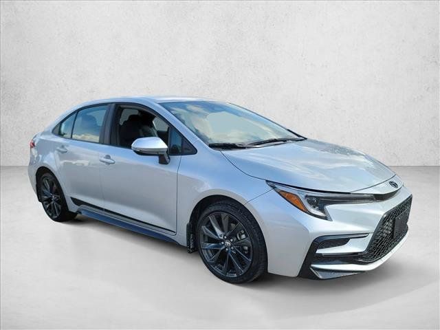 Used 2026 Toyota Corolla SE FWD image 3