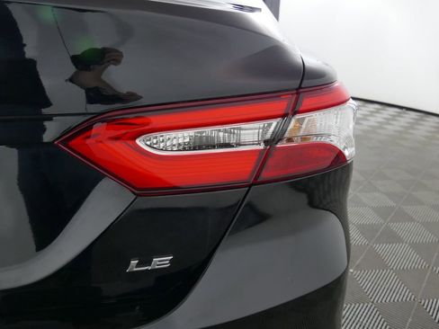Used 2019 Toyota Camry LE image 2