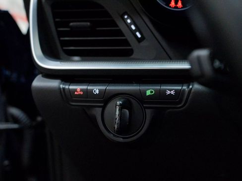 Used 2022 Porsche 911 Turbo image 32