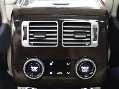 Used 2020 Land Rover Range Rover Long Wheelbase HSE image 34