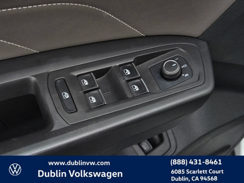 Certified 2023 Volkswagen Atlas Cross Sport SE w/ Panoramic Sunroof Package FWD image 11