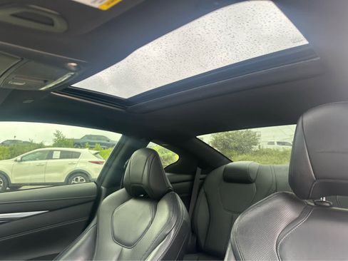 Used 2017 INFINITI Q60 Red Sport 400 AWD/4WD image 11
