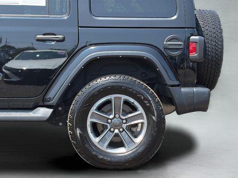 Used 2021 Jeep Wrangler Unlimited Sahara w/ Cold Weather Group AWD/4WD image 26