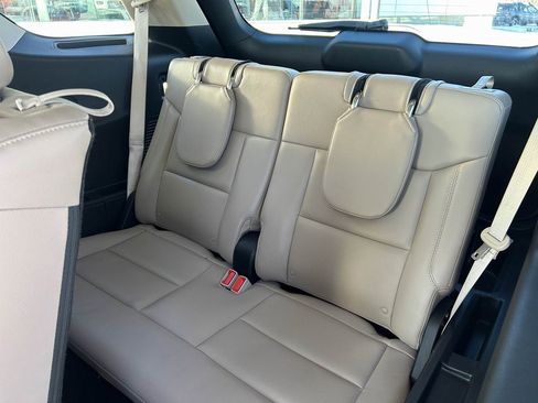 Certified 2024 Ford Explorer Limited image 14