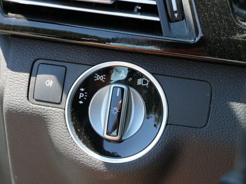 Used 2011 Mercedes-Benz E 350 Sedan image 22