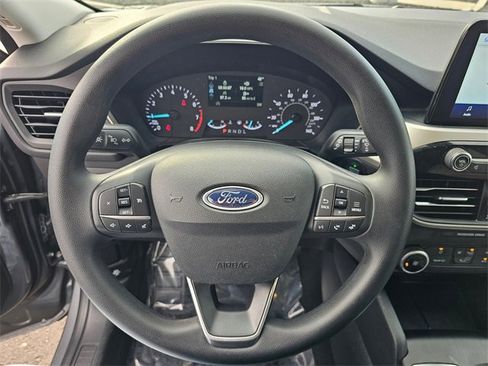 Used 2022 Ford Escape SE image 17