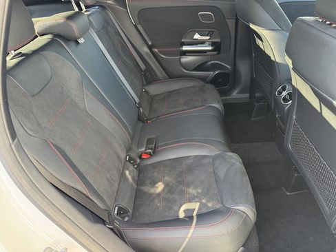 Used 2024 Mercedes-Benz GLA 250 image 8