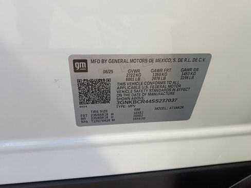Used 2025 Chevrolet Blazer LT FWD image 3