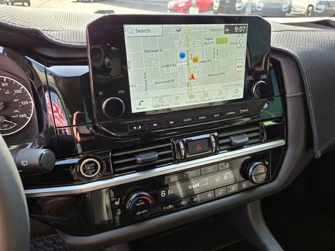 Certified 2024 Nissan Pathfinder SL image 27