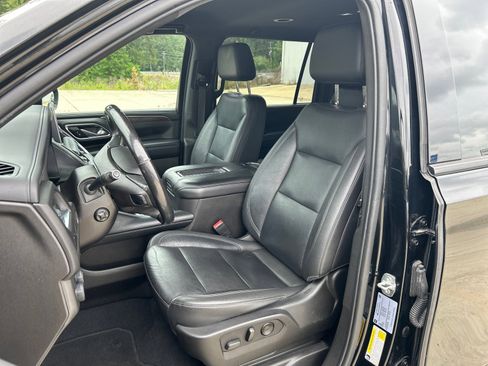Used 2021 Chevrolet Suburban Z71 w/ Z71 Off-Road Package AWD/4WD image 17