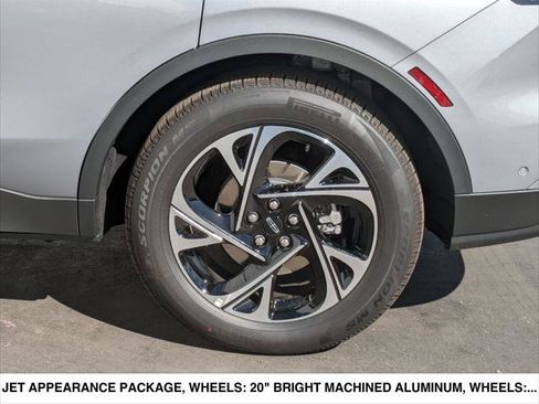 New 2024 Lincoln Nautilus Premier w/ Equipment Group 102A image 6