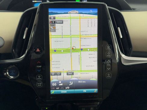 Used 2018 Toyota Prius Four image 22