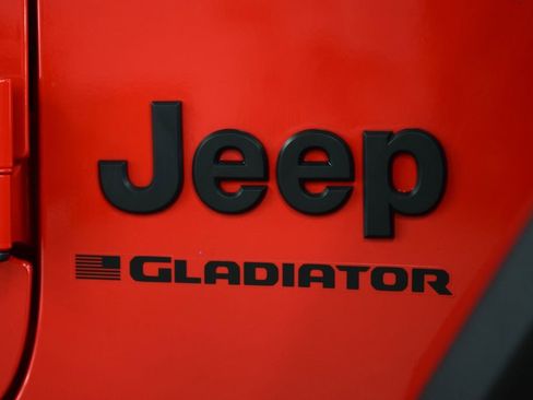 Used 2025 Jeep Gladiator Sport AWD/4WD image 14
