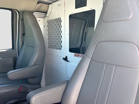 Used 2019 GMC Savana 2500 w/ Driver Convenience Package image 20