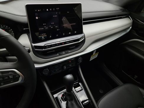 New 2026 Jeep Compass Limited AWD/4WD image 18