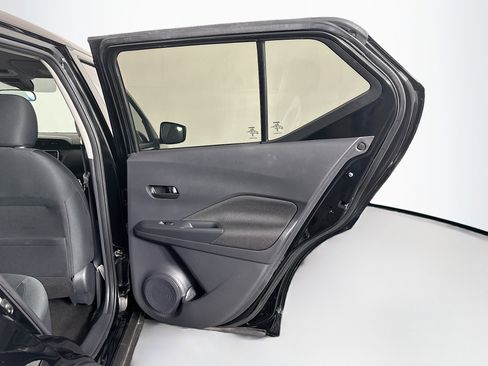 Used 2024 Nissan Kicks S image 27