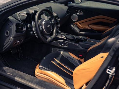 Used 2020 Aston Martin V8 Vantage Coupe RWD image 12