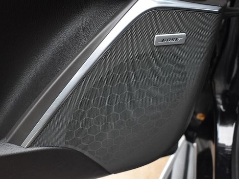 Used 2017 Cadillac Escalade Luxury image 32