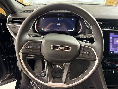 Used 2025 Jeep Grand Cherokee Laredo w/ MOPAR Finishing Package RWD image 28