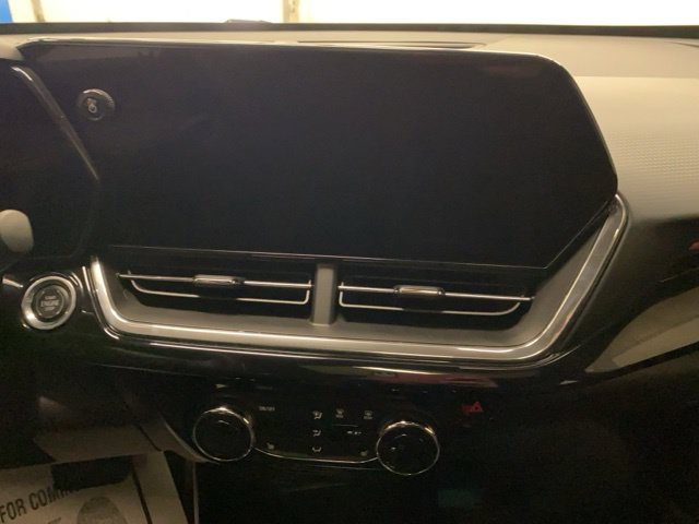 Used 2025 Chevrolet Trax RS w/ Sunroof Package FWD image 35