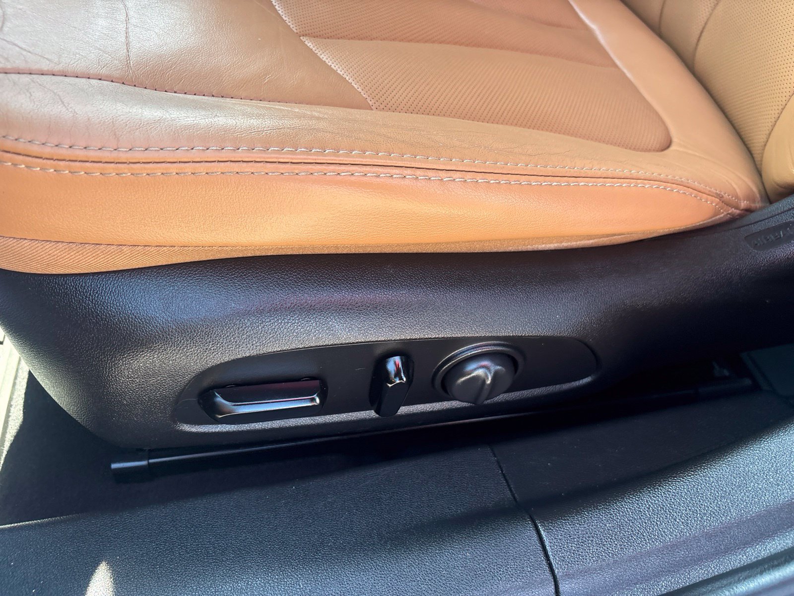 Used 2017 Buick LaCrosse Essence w/ Sun and Shade Package FWD image 24