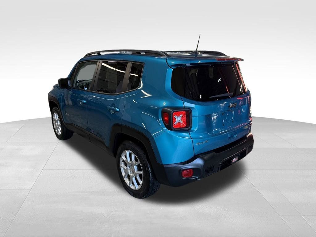 Used 2020 Jeep Renegade Latitude w/ Cold Weather Group AWD/4WD image 3