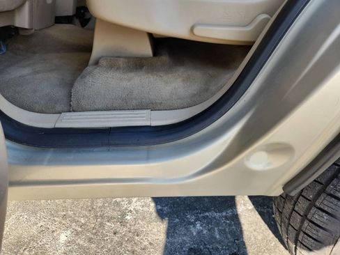 Used 2011 Chevrolet Tahoe LS image 11