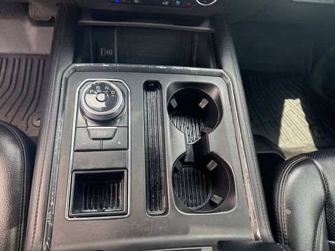 Used 2020 Ford Expedition XLT w/ Equipment Group 202A RWD image 21