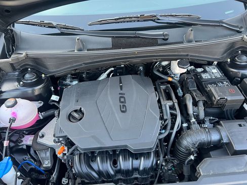 Used 2025 Kia Sportage LX image 31