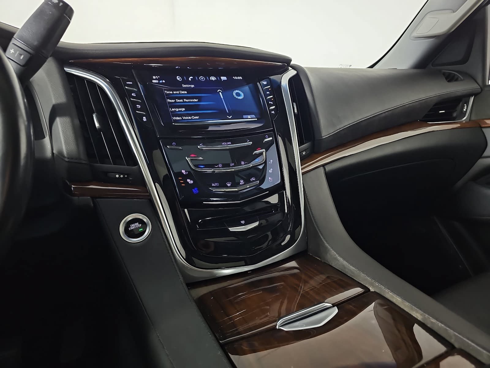 Used 2019 Cadillac Escalade Luxury AWD/4WD image 20