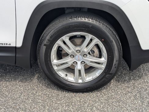 Used 2023 GMC Terrain SLE w/ Driver Convenience Package image 10