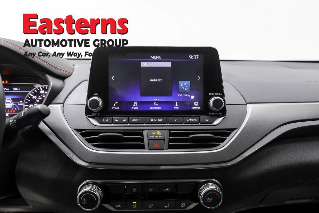 Used 2023 Nissan Altima 2.5 SR FWD image 12
