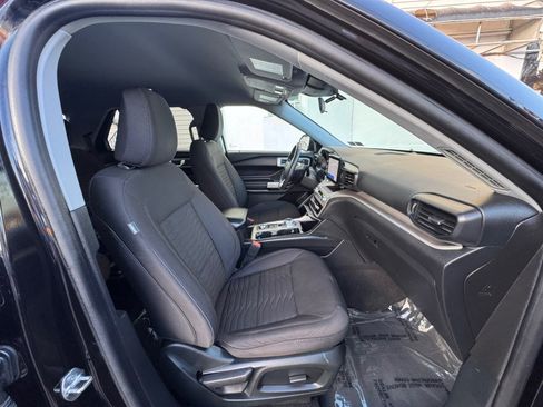 Used 2021 Ford Explorer XLT image 10