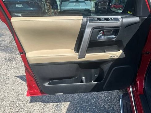 Used 2021 Toyota 4Runner Limited RWD image 11