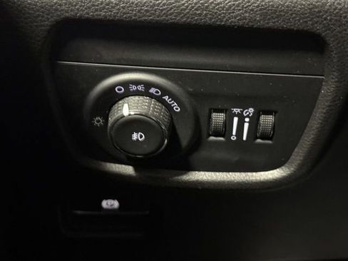 Used 2024 Jeep Grand Cherokee Limited AWD/4WD image 18