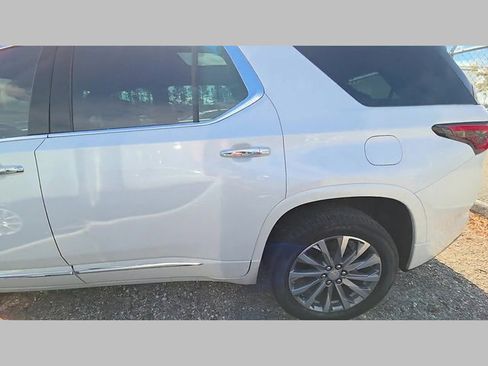 Used 2023 Chevrolet Traverse Premier image 26